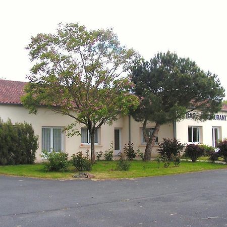 Hotel Le Bois Joli à Massais Extérieur photo