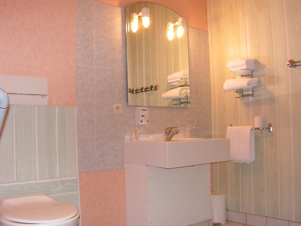 Hotel Le Bois Joli à Massais Chambre photo