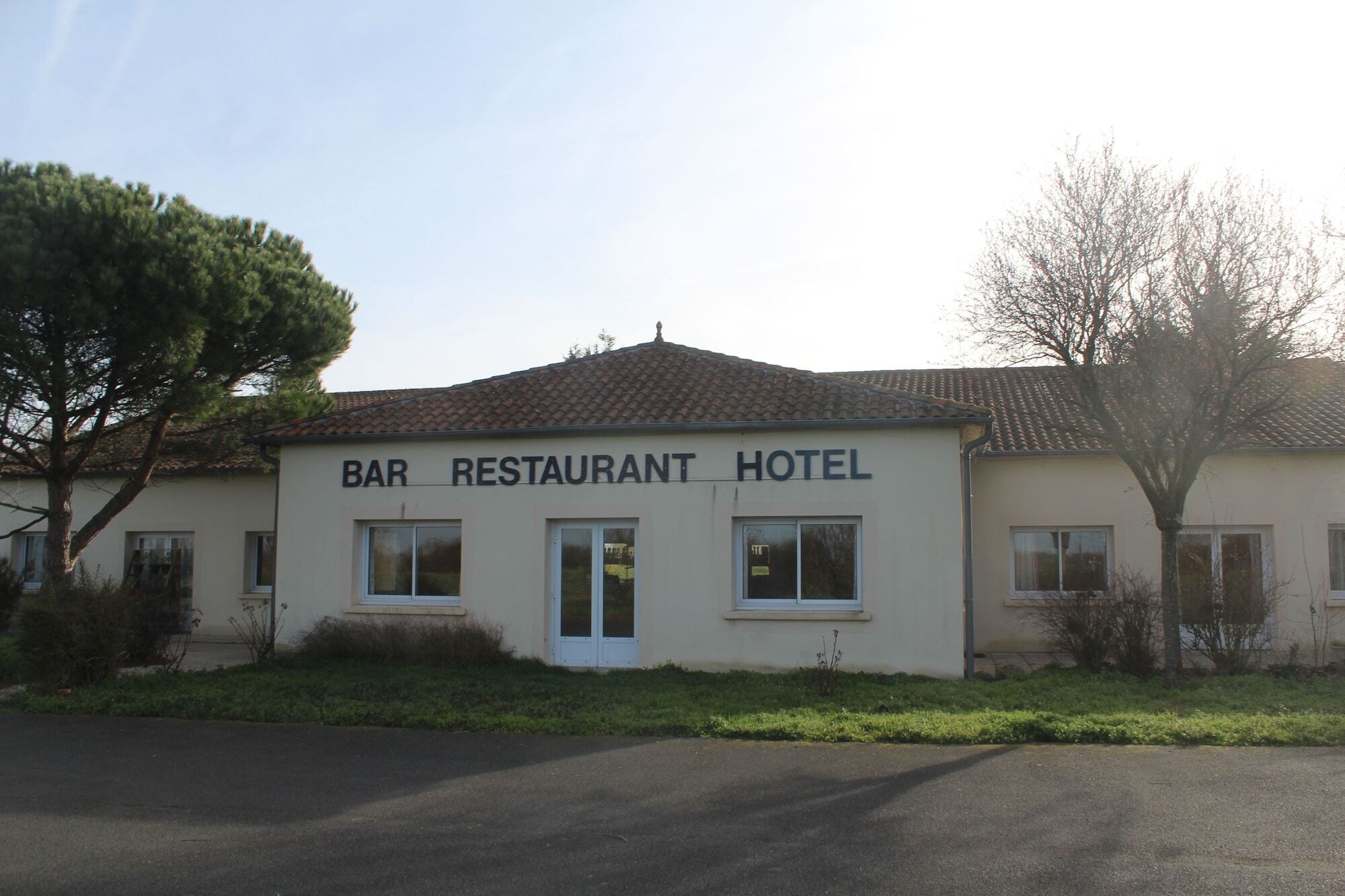 Hotel Le Bois Joli à Massais Extérieur photo