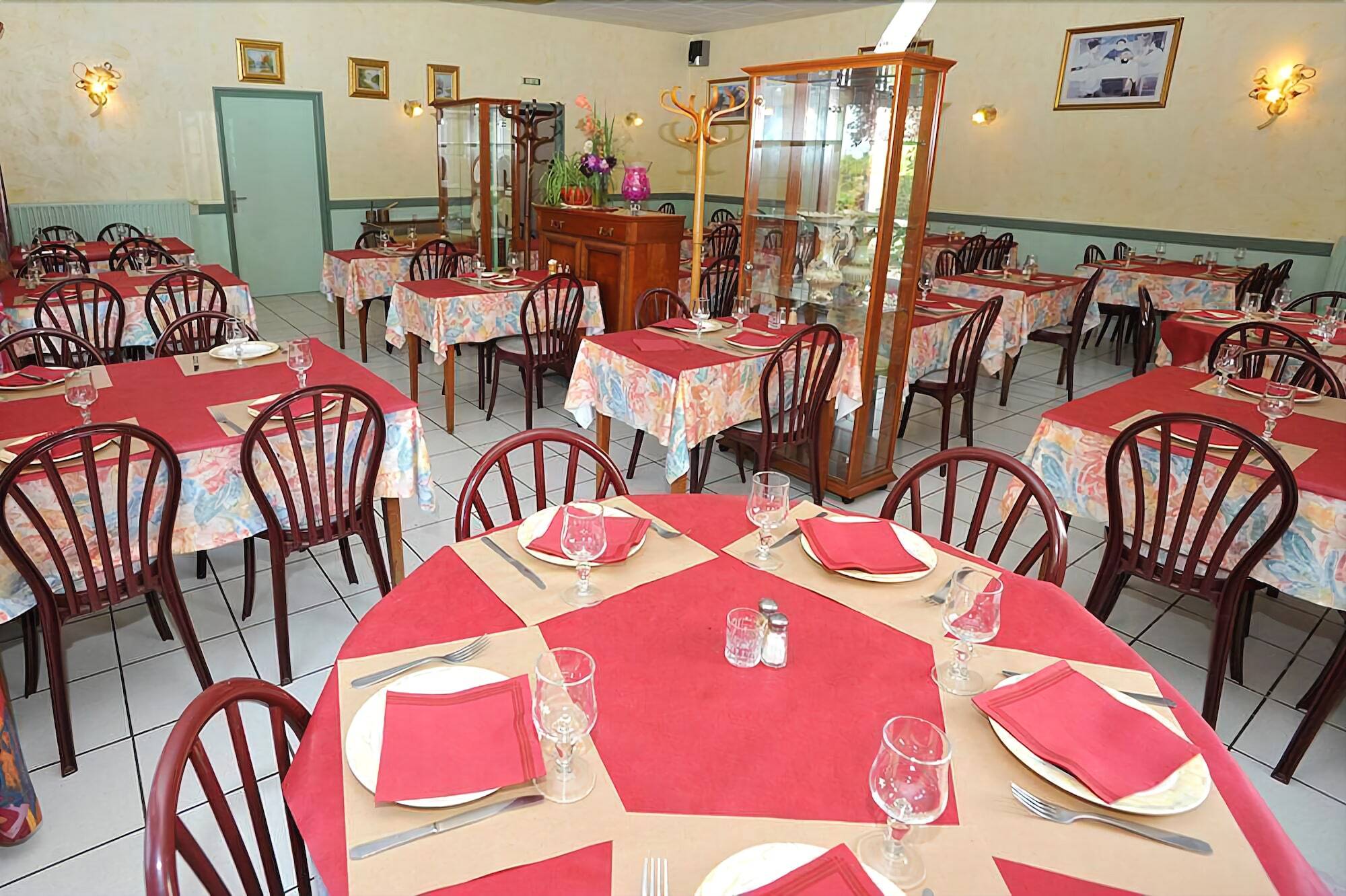 Hotel Le Bois Joli à Massais Extérieur photo